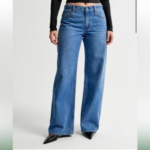 Abercrombie & Fitch - Curve Love Ultra Low Rise size 28 short